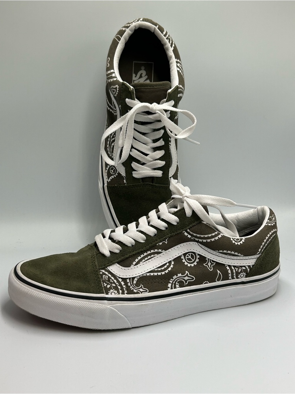Vans Olive Paisley Old Skool Sneakers with White Stripe Size Men’s 8.5 Women 10